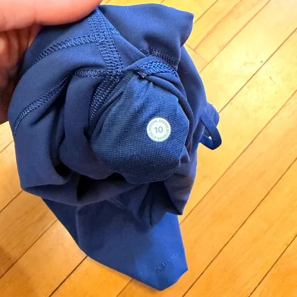 Lululemon wunder train HR 6” - Picture 3 of 7